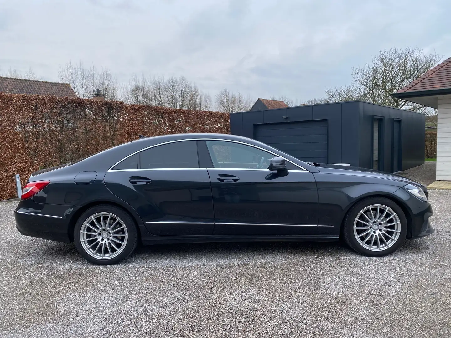 Mercedes-Benz CLS 350 AA Sedan Zwart - 2