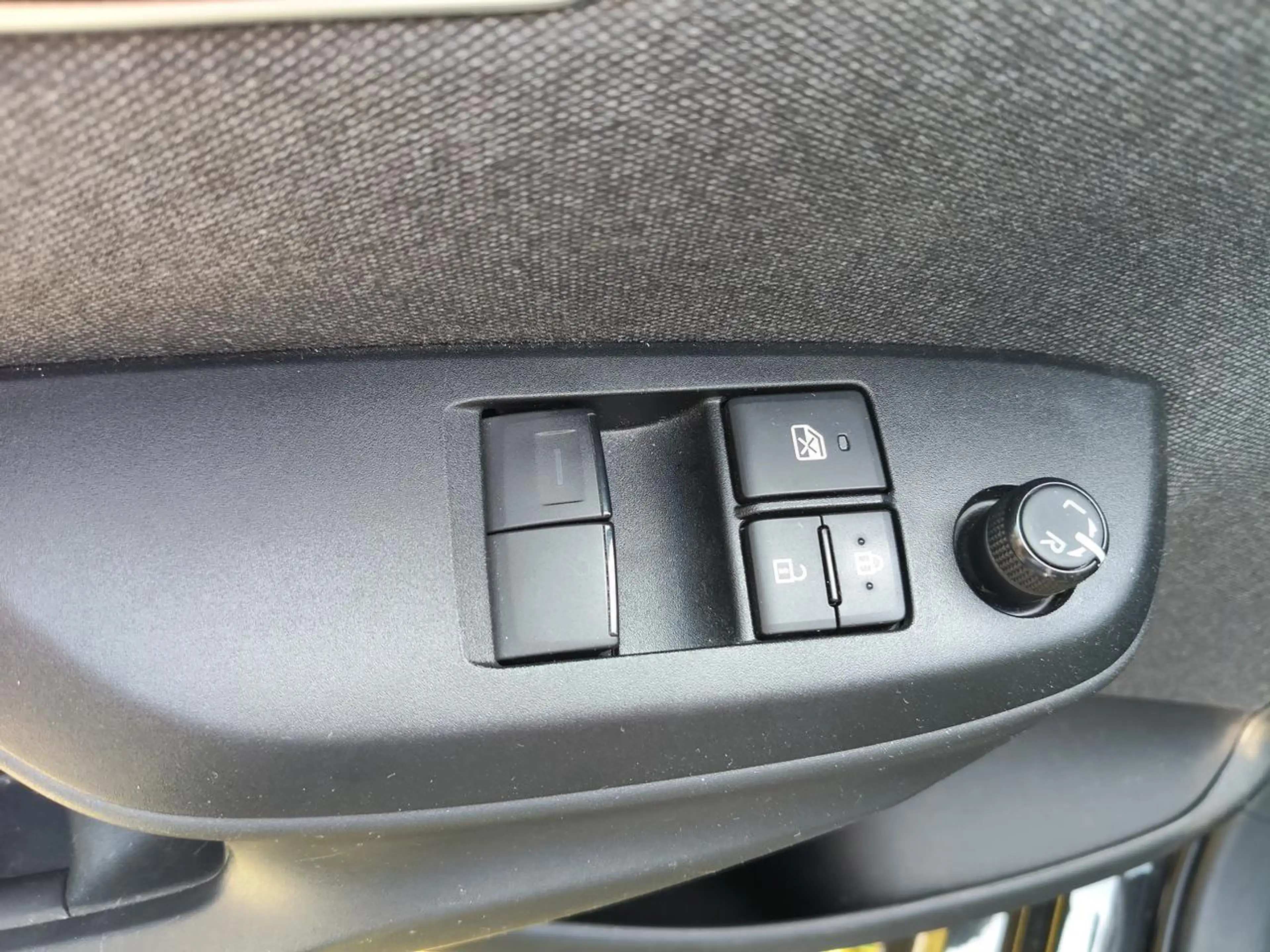 Toyota Yaris 1.5 Hybrid Dynamic,Cruise,Airco,Navi via App — photo 13
