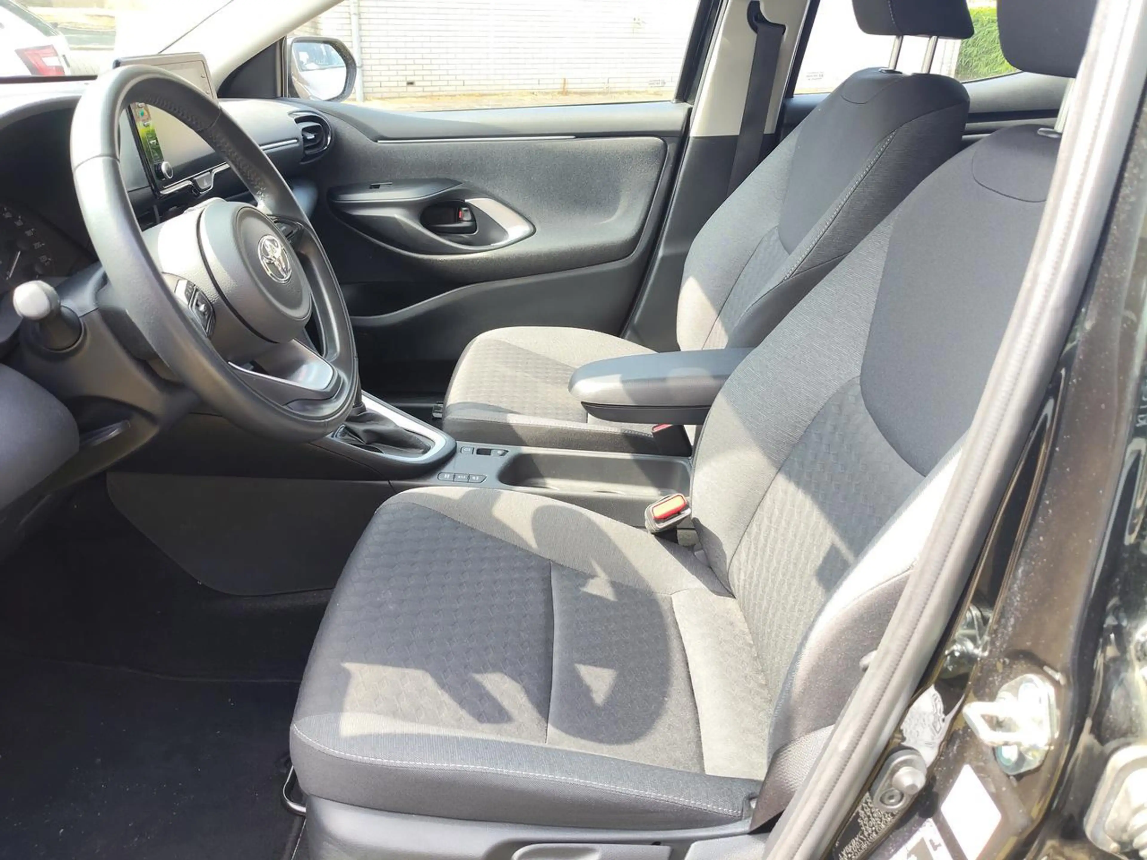Toyota Yaris 1.5 Hybrid Dynamic,Cruise,Airco,Navi via App — photo 10