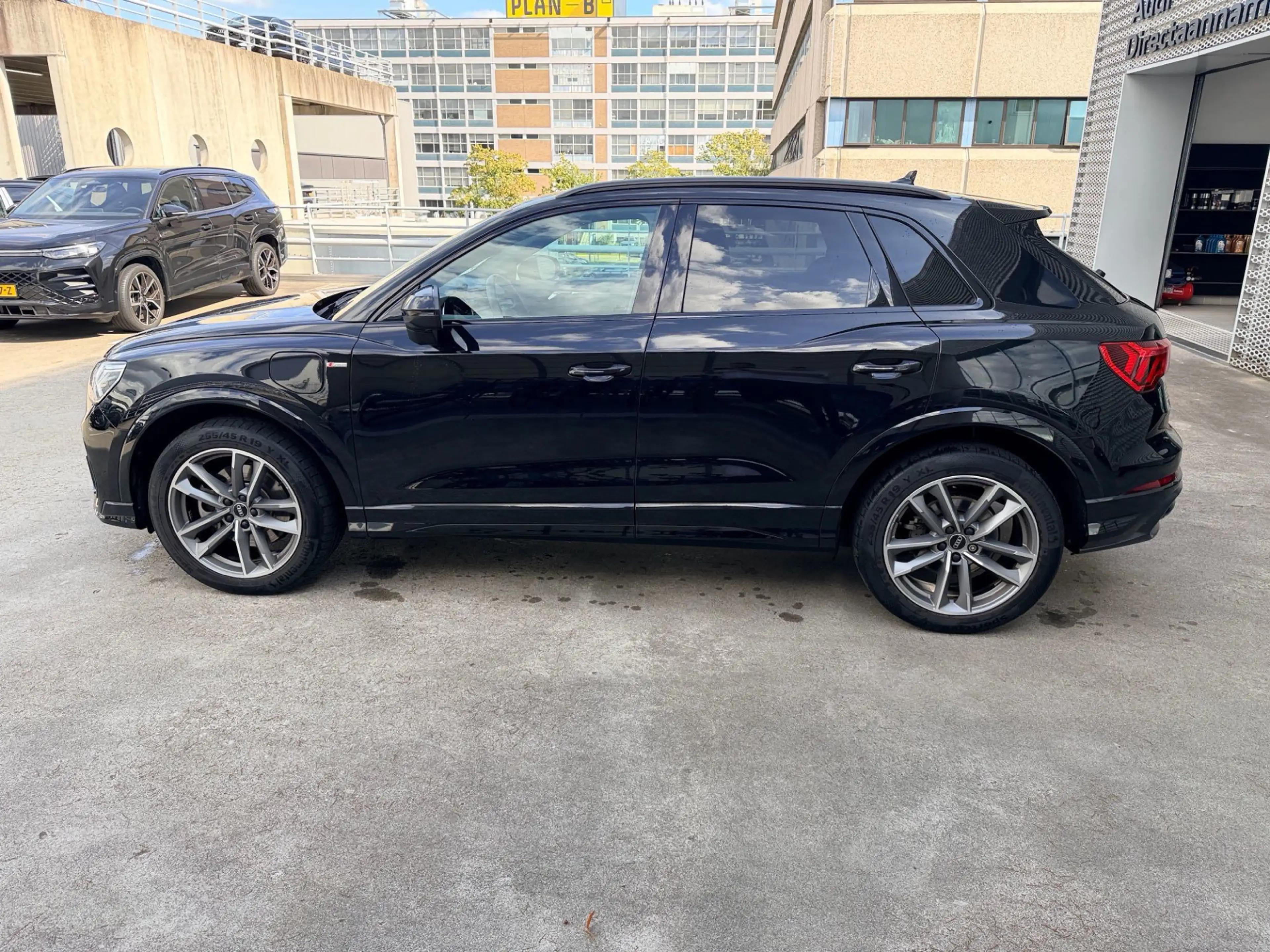 Audi Q3 45 TFSI e 245Pk S Edition / Leer / Stoelverwarming — photo 9