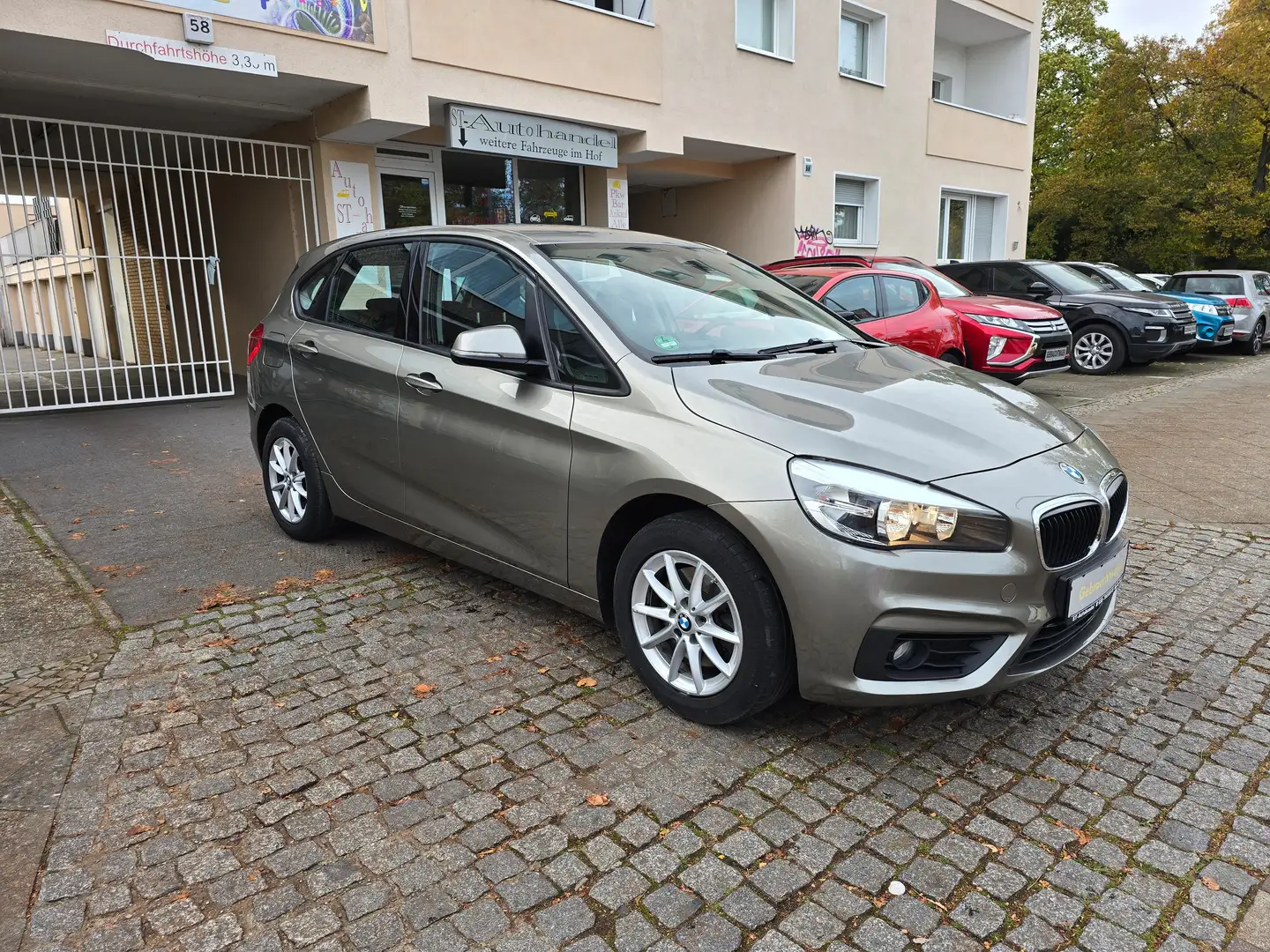 BMW 218 218 i/1.Hand/Scheckheft/Navi/PDC/MFL/Sportsitze Gris - 1