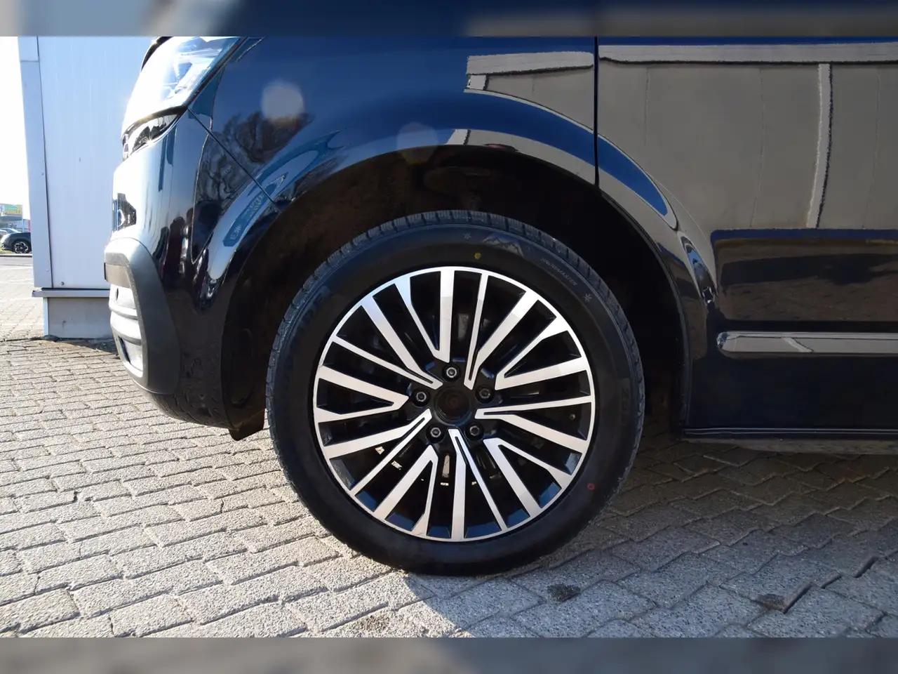Volkswagen T6.1 Multivan TDI 4Motion Comfortline 5