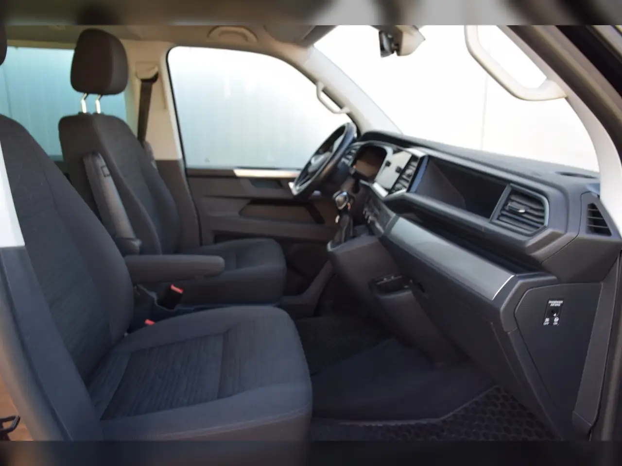 Volkswagen T6.1 Multivan TDI 4Motion Comfortline 17