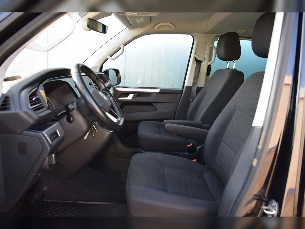 Volkswagen T6.1 Multivan TDI 4Motion Comfortline 6