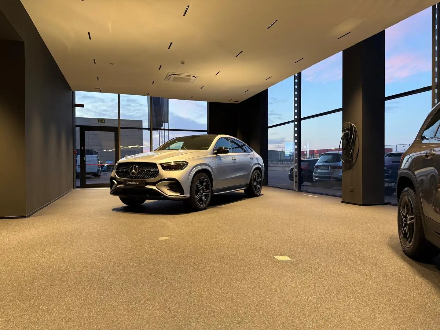 Mercedes-Benz GLE 250 GLE 300d 4M Coupé AMG Line PREMIUM Ezüst - 2
