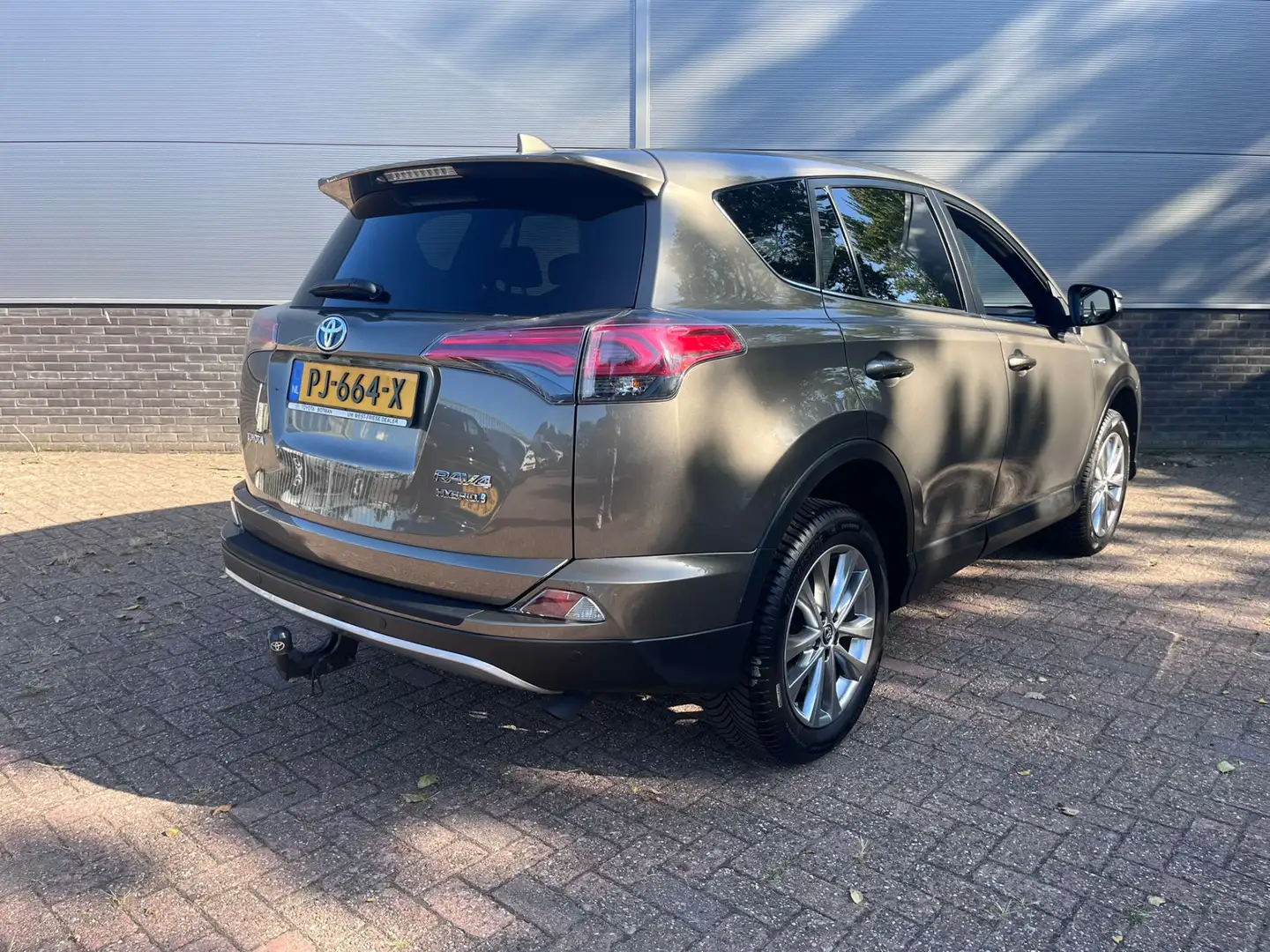 Toyota RAV 4 2.5 Hybrid Dynamic Sport Bruin - 2