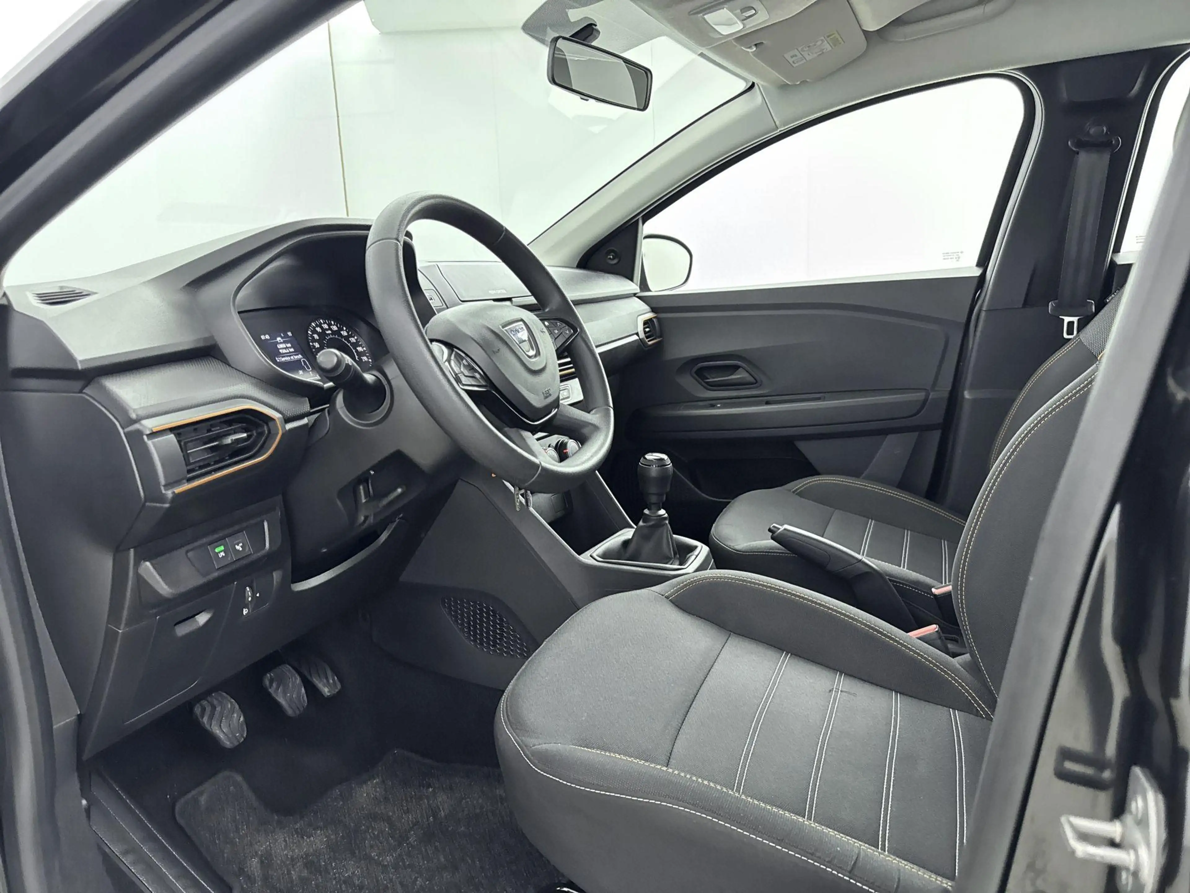 Dacia Sandero 1.0 TCe ECO-G Essential 100PK | Trekhaak | Parkeer — photo 10