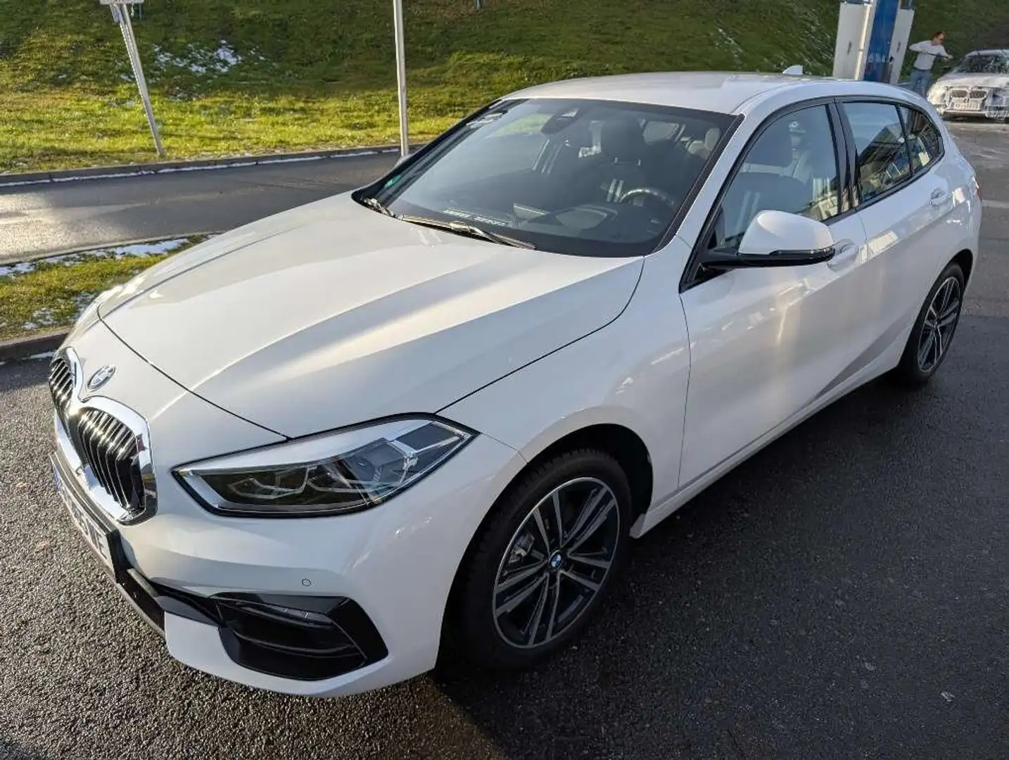 BMW 118 118i Automatik Sport-Line HUD ACC RFK Weiß - 2