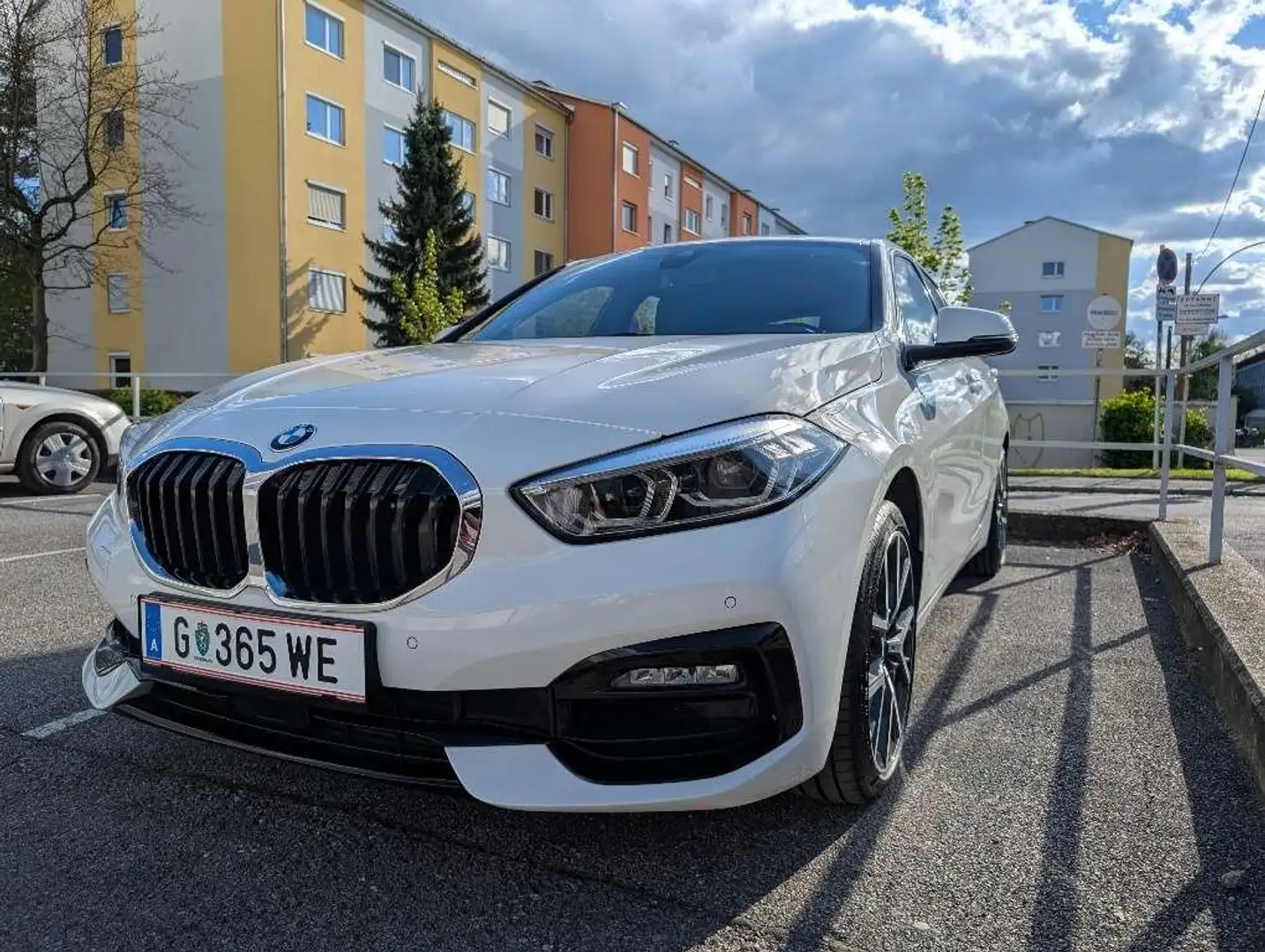 BMW 118 118i Automatik Sport-Line HUD ACC RFK Weiß - 1