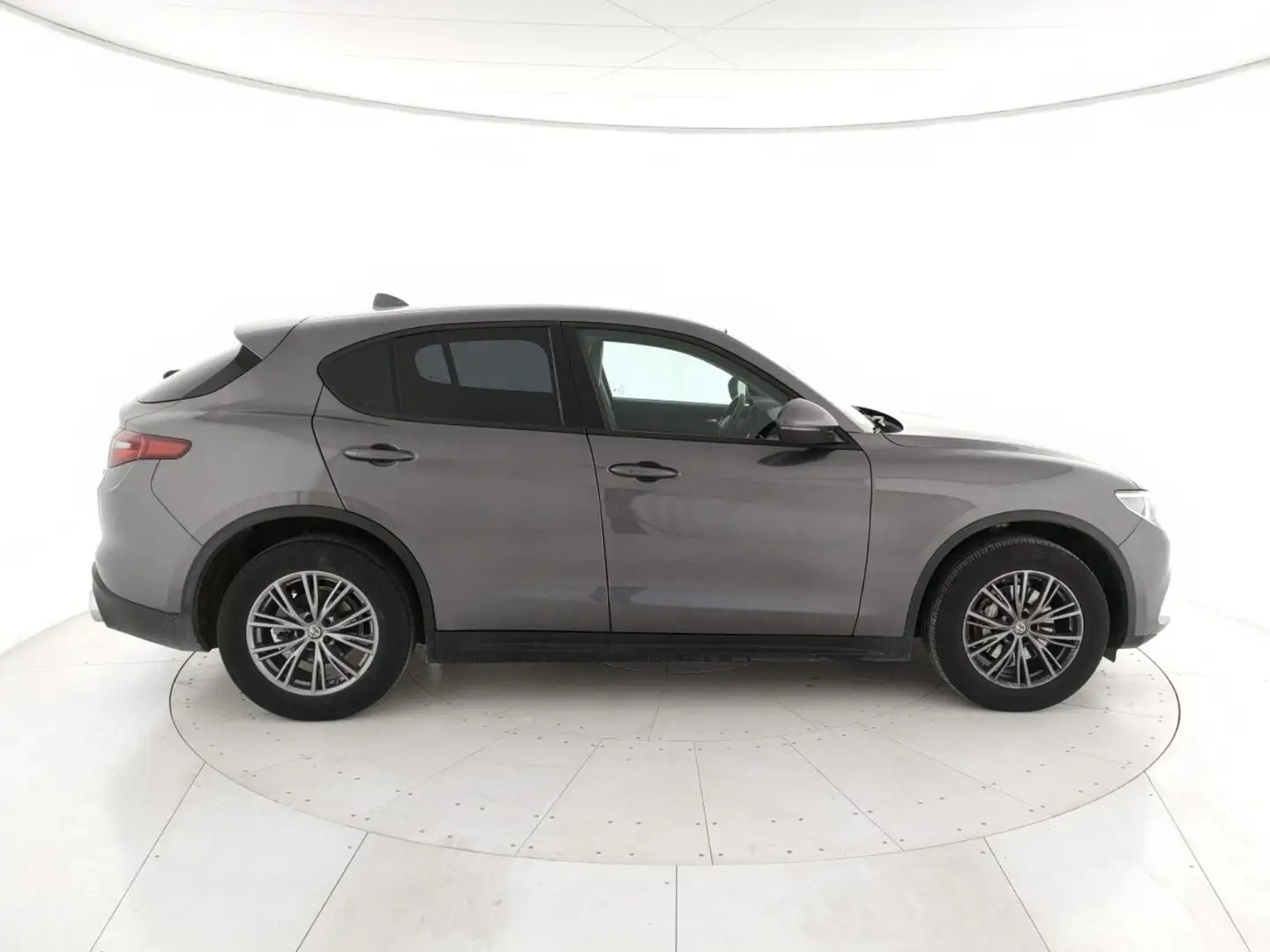 Alfa Romeo Stelvio 2.2 t Executive Q4 210cv auto Grigio - 2