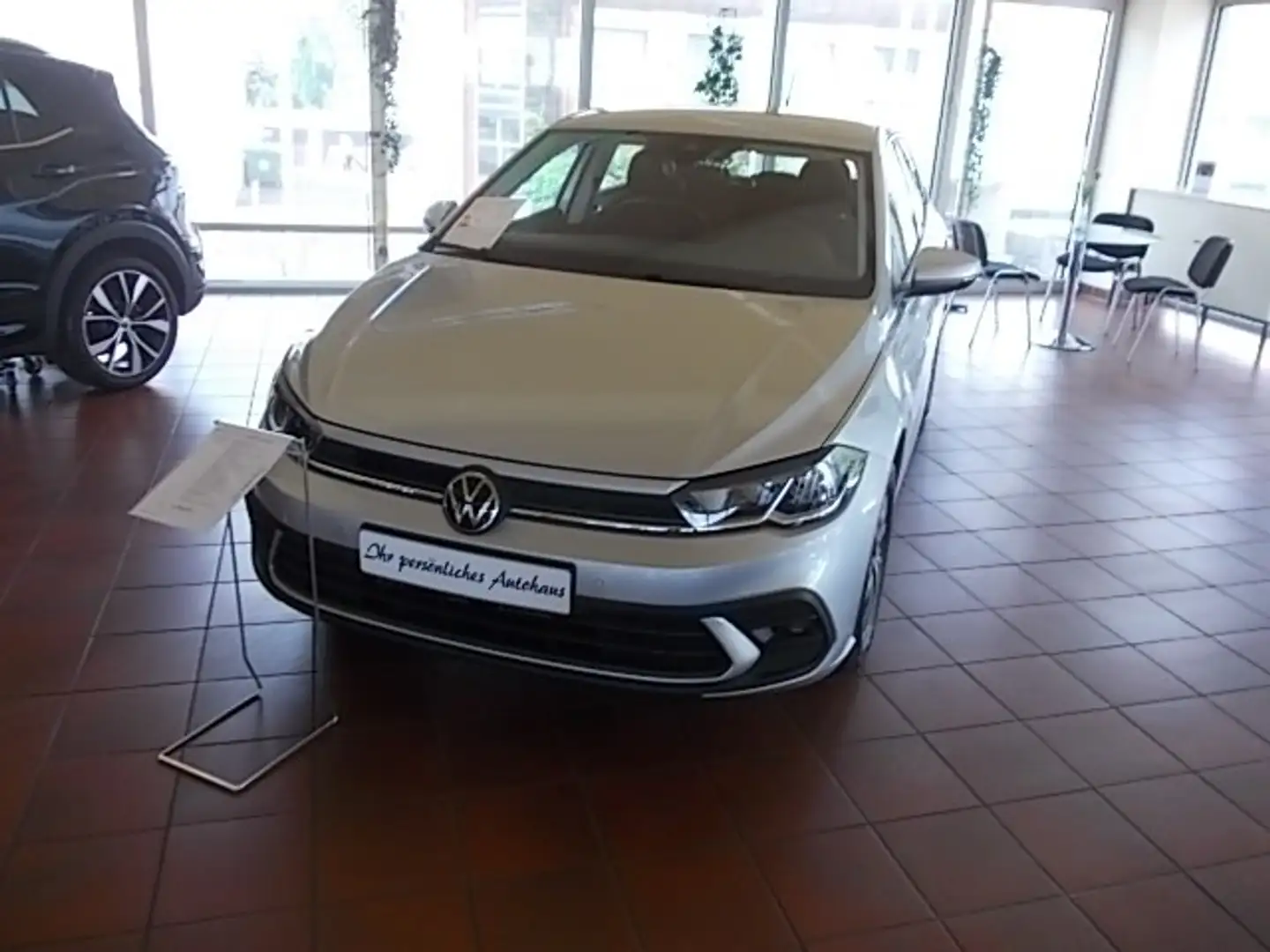 Volkswagen Polo Life 1.0 TSI, 70kw(95PS), 5Gang Klima Silber - 1