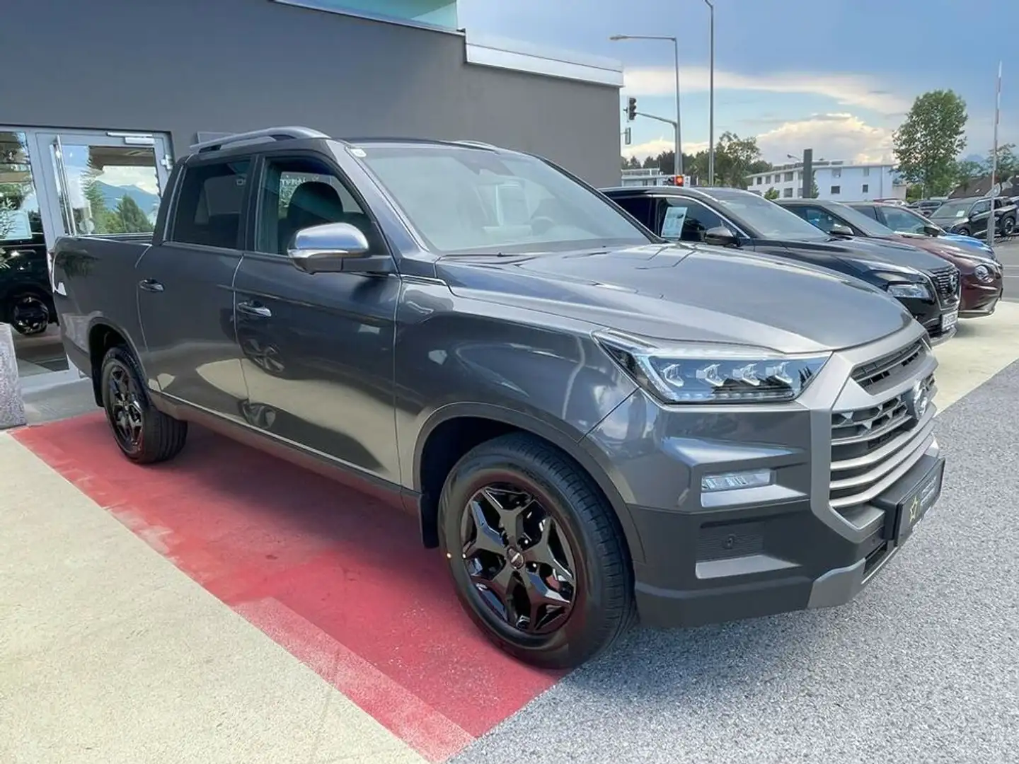 KGM Musso KGM Premium 2,2 e-XDI Diesel AT 4x4 VORFÜHRW Grau - 2