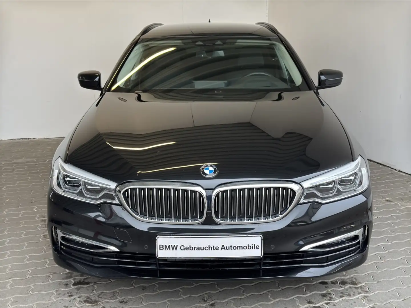 BMW 520 iA Tour. Luxury Line LiveCock.Komfsz.HUD.AHK. Noir - 1