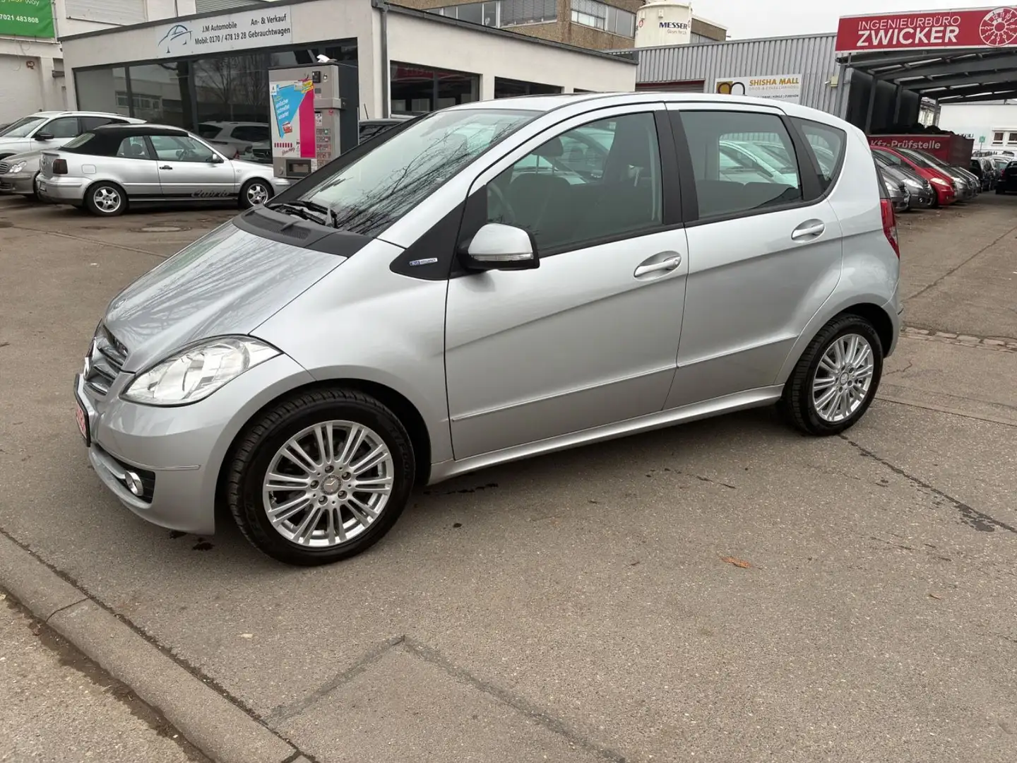 Mercedes-Benz A 160 Avantgarde Plateado - 1