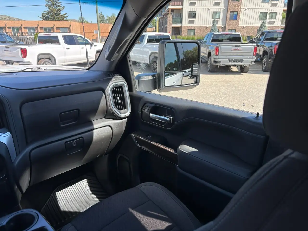 GMC Sierra 3500HD снимка GMC Sierra 3500HD