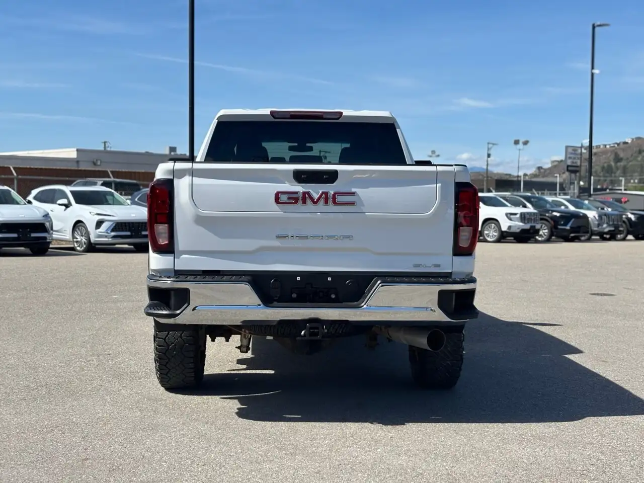 GMC Sierra 3500HD снимка GMC Sierra 3500HD