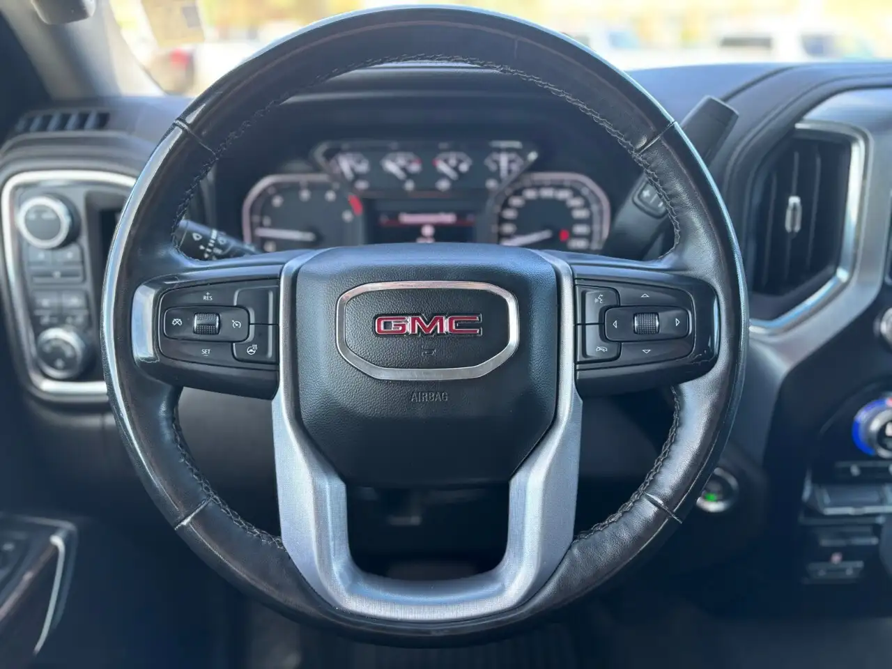 GMC Sierra 3500HD снимка GMC Sierra 3500HD