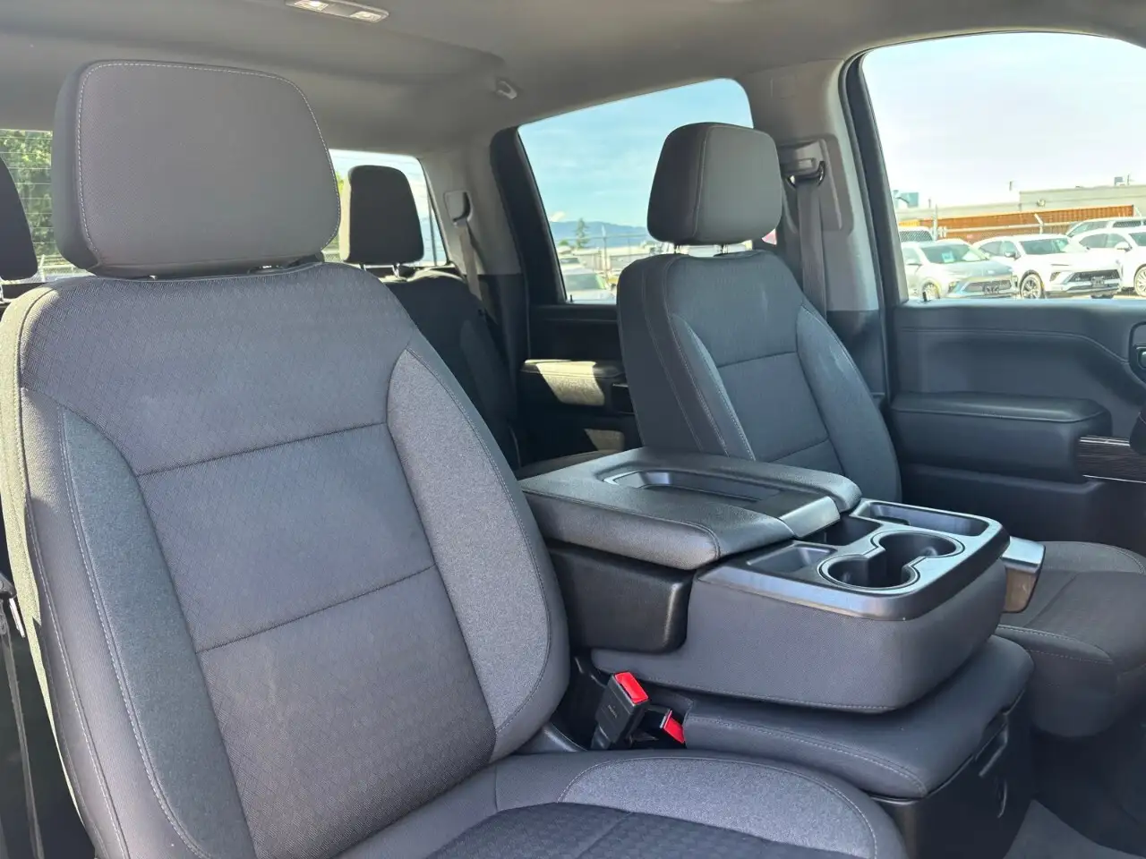 GMC Sierra 3500HD снимка GMC Sierra 3500HD