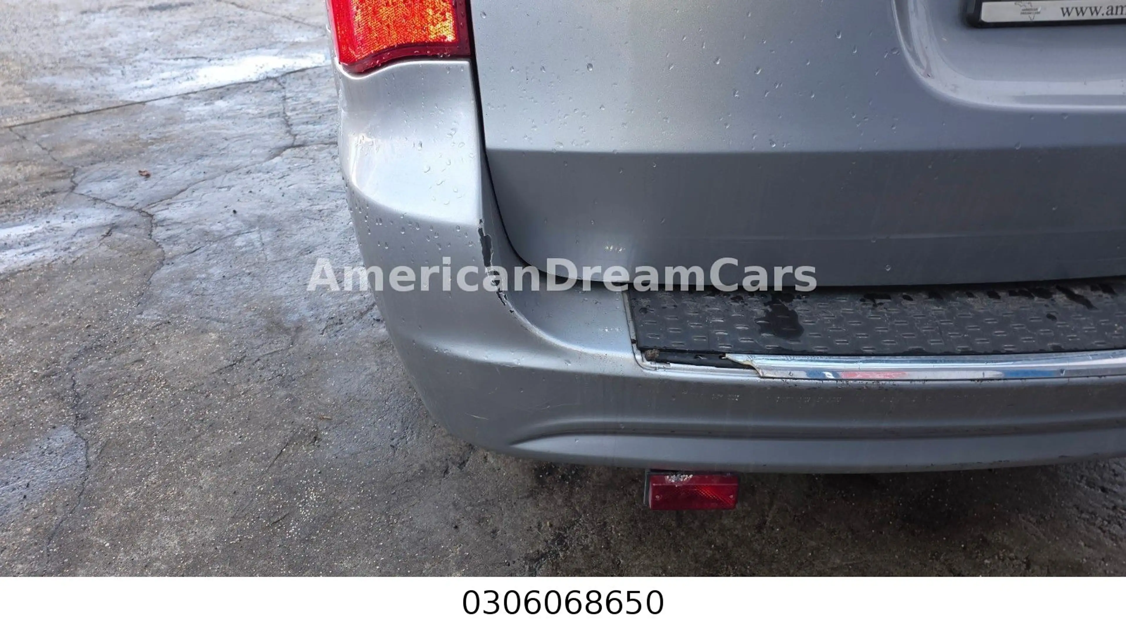 Chrysler Grand Voyager — photo 11