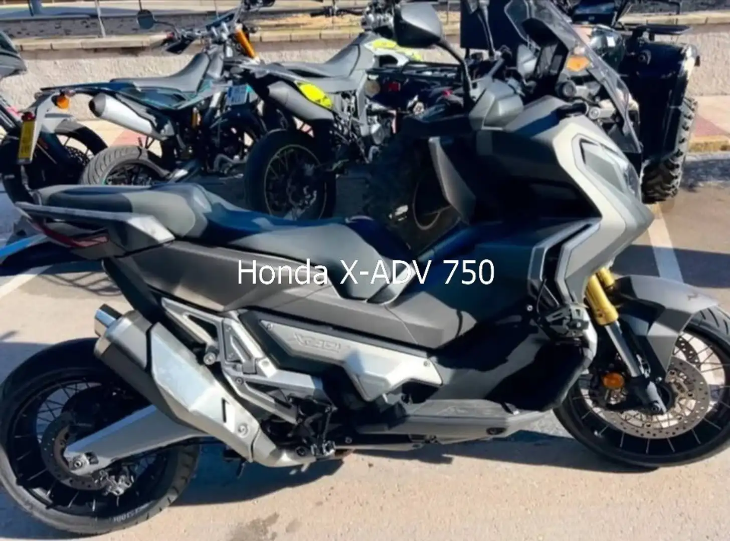 Honda X-ADV en perfecto estado Fehér - 1