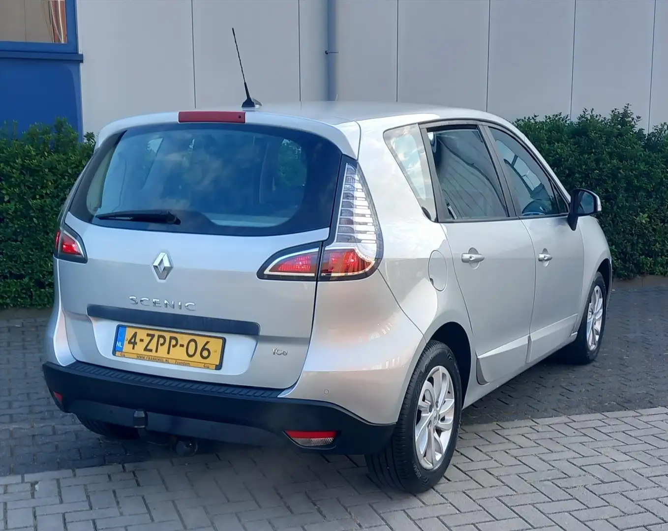 Renault Scenic TCe 130pk 5p R-Cinema Navigatie Trekhaak Gris - 2
