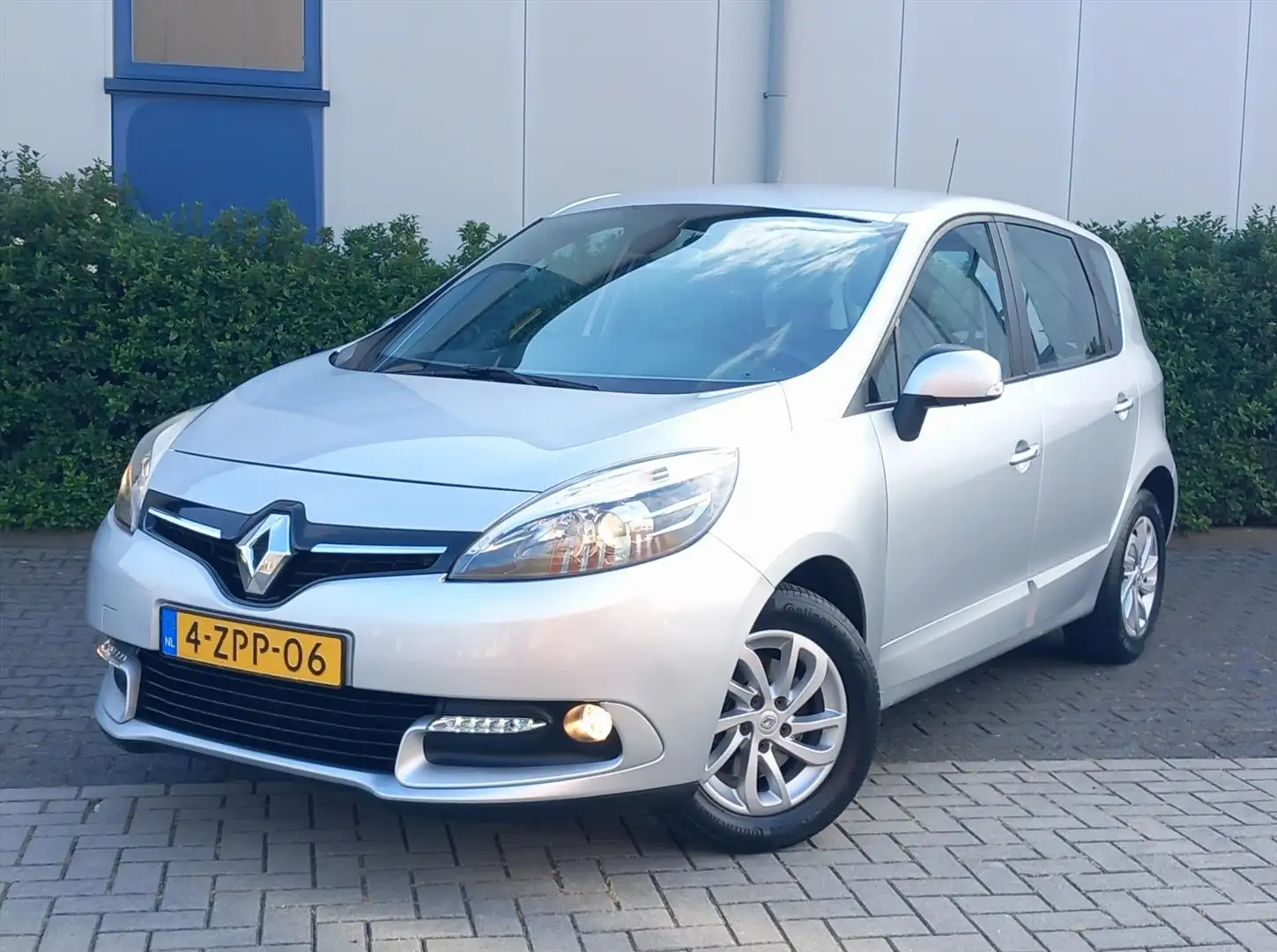 Renault Scenic TCe 130pk 5p R-Cinema Navigatie Trekhaak Gris - 1