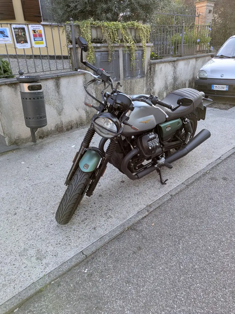 Moto Guzzi V 7 Centenario Argent - 1