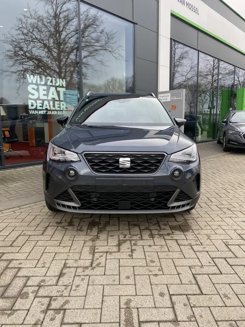 SEAT Arona 1.0 TSI FR Business Intense Metallic lak Grijs - 2