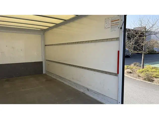 Mercedes-Benz Sprinter view 10