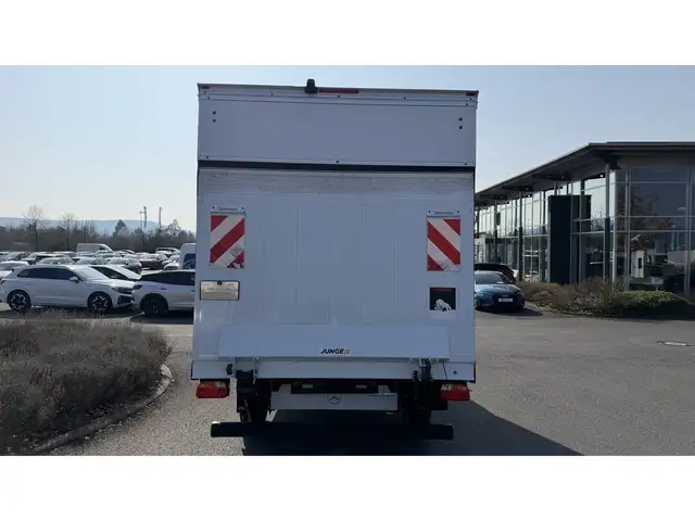 Mercedes-Benz Sprinter view 7
