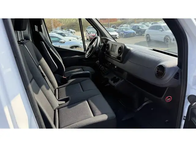 Mercedes-Benz Sprinter view 13