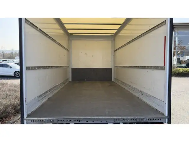 Mercedes-Benz Sprinter view 11