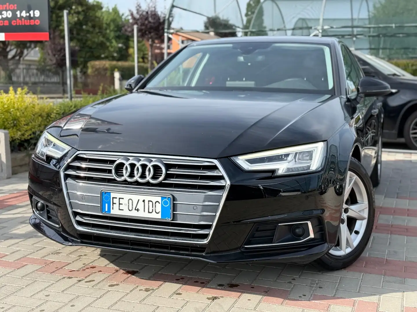 Audi A4 2.0 TDI 150 CV ultra S tronic Business Sport Schwarz - 1
