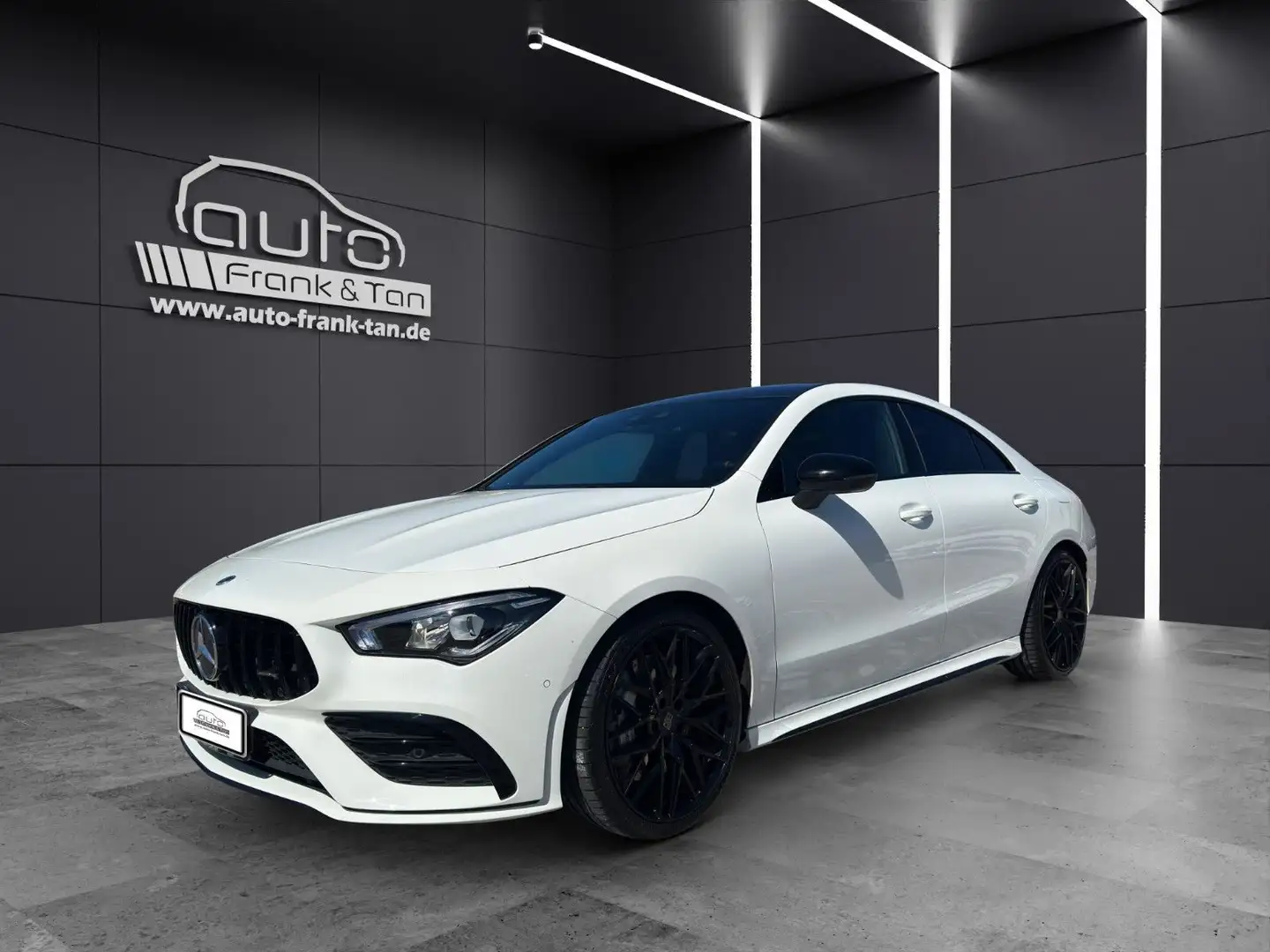 Mercedes-Benz CLA 35 AMG 4Matic*Burmester*Pano*Mbux*Rkü*Night Білий - 1