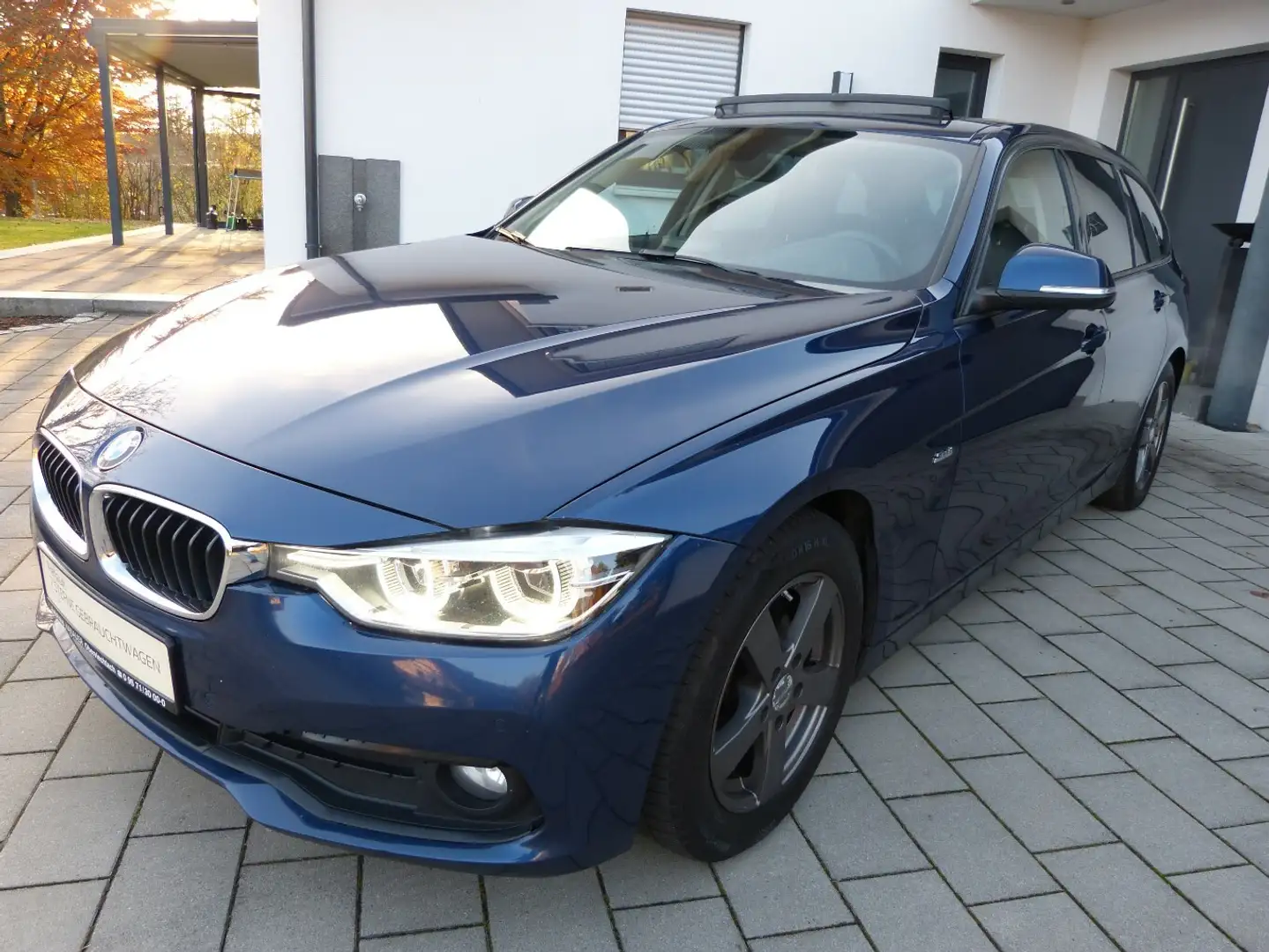 BMW 320 320d Touring Efficient Dynamics Sport Line Blau - 1