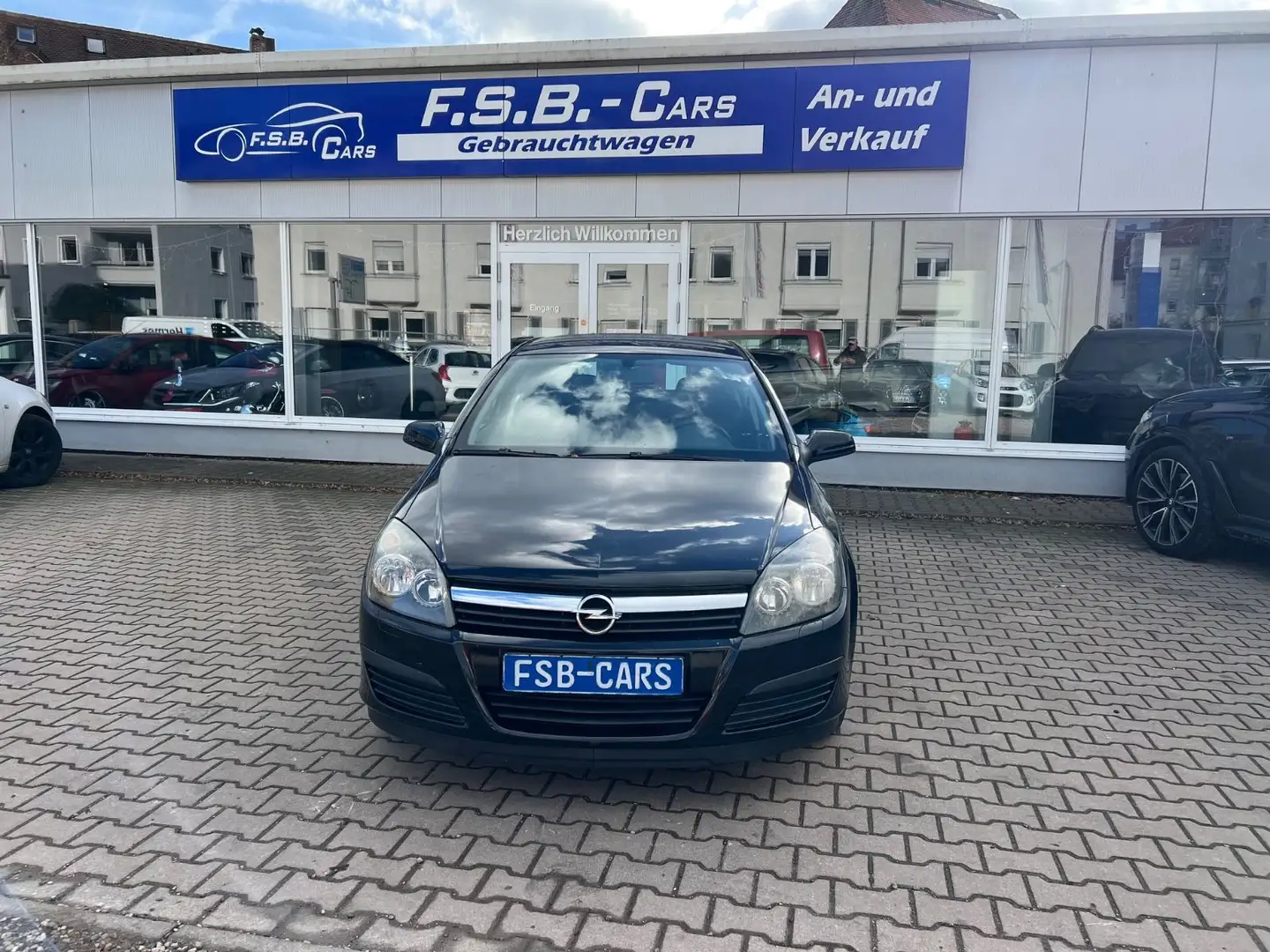 Opel Astra H Lim. Basis Schwarz - 1