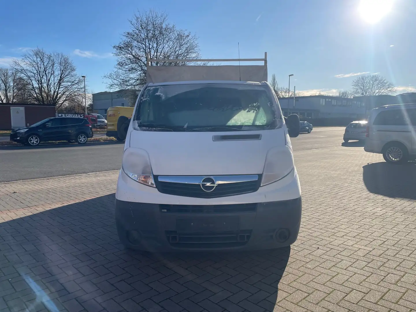 Opel Vivaro Tiefpritsche AHK LKW Offener Kasten Weiß - 2