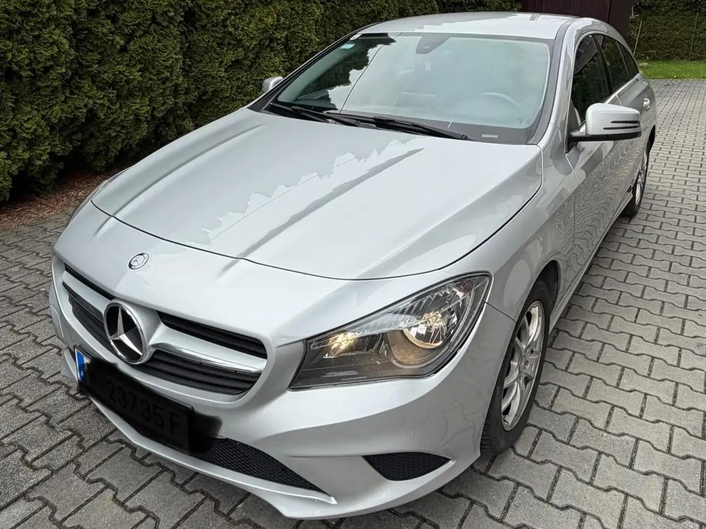 Mercedes-Benz CLA 200 CLA 200 d Shooting Brake Aut. Silber - 1