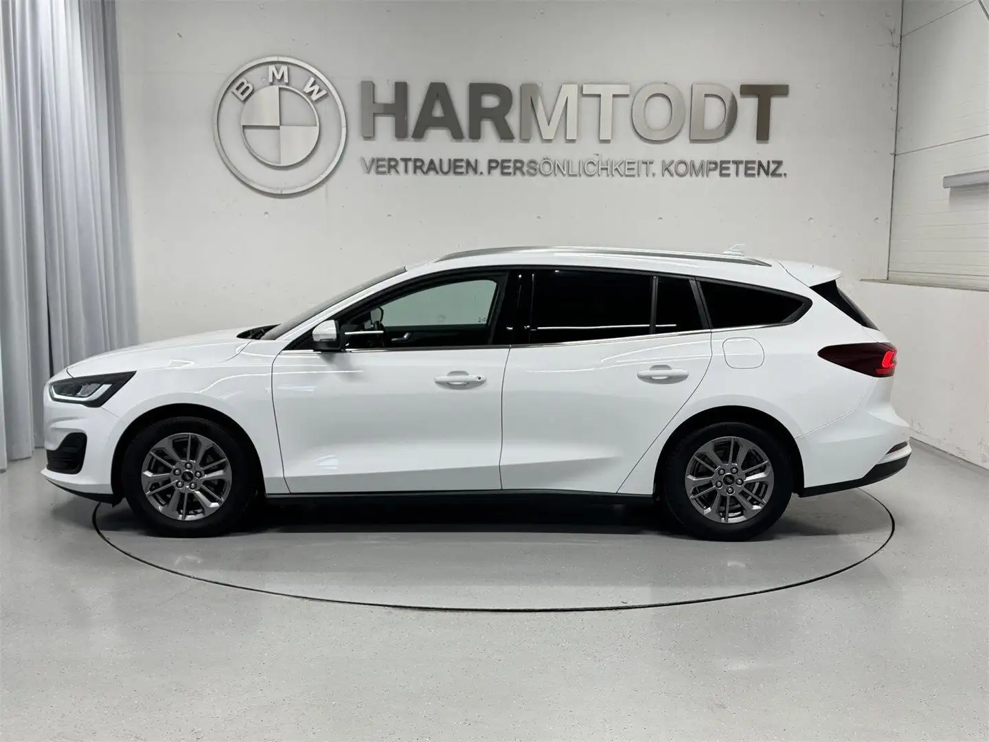 Ford Focus Turnier 1,0 EcoBoost Blanc - 2