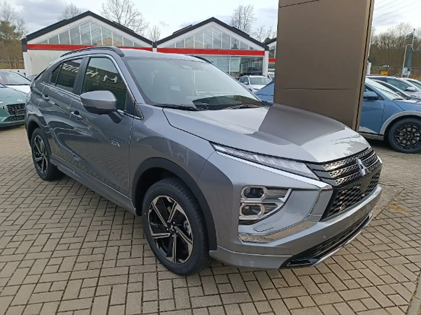 Mitsubishi Eclipse Cross Plug-in Hybrid PLUS mit Select -P Grau - 1