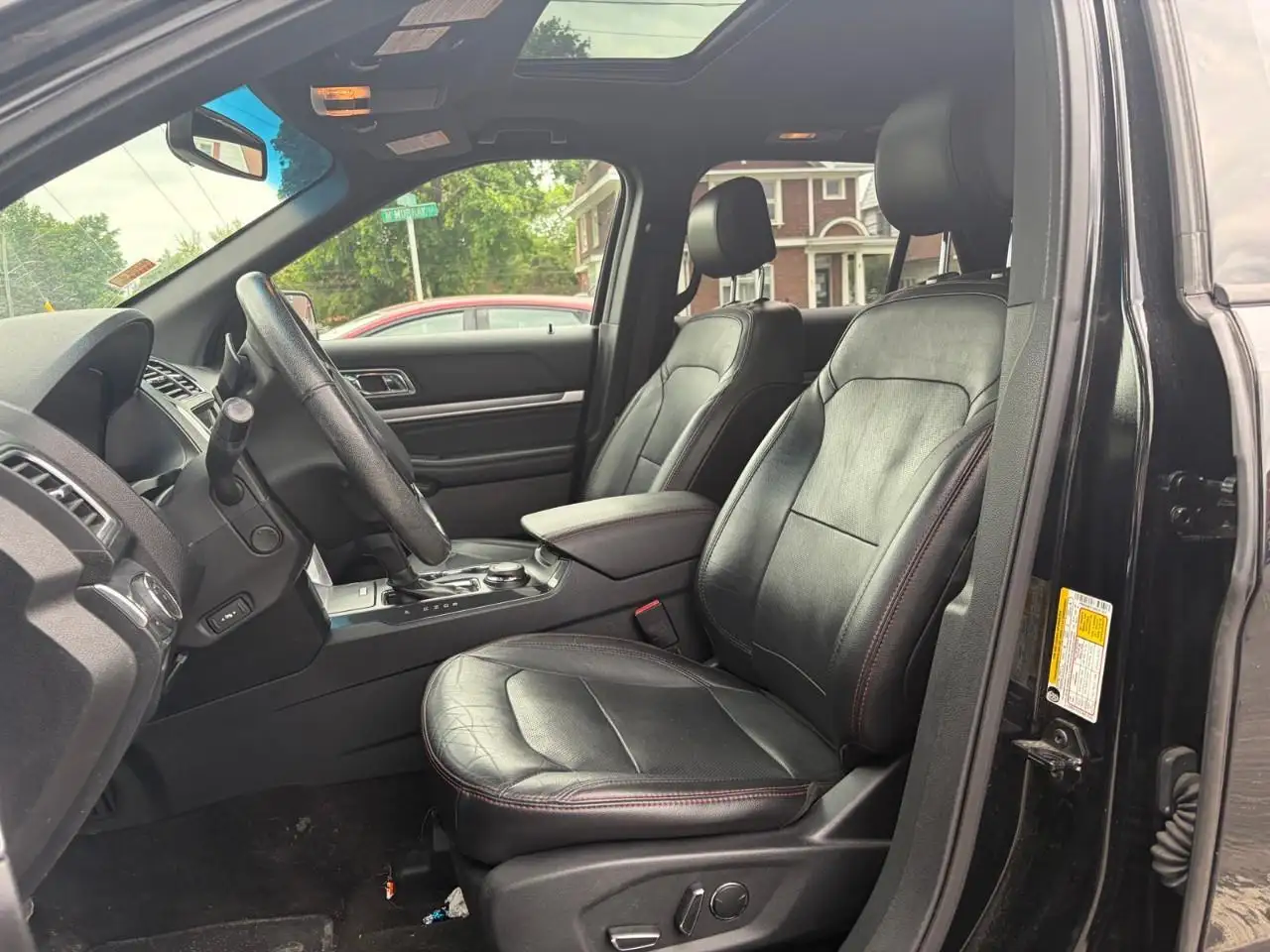 Ford Explorer photo Ford Explorer