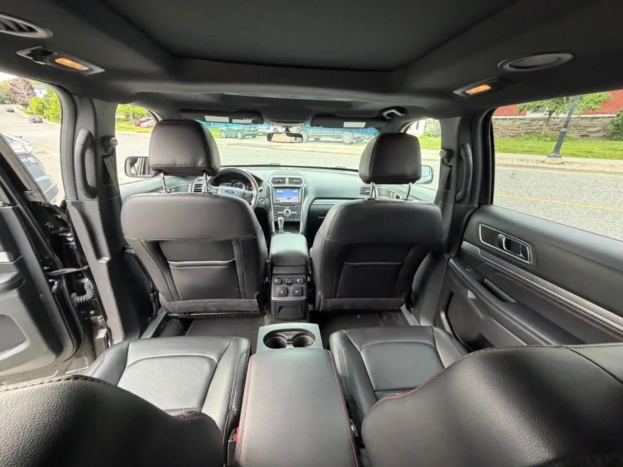 Ford Explorer photo Ford Explorer