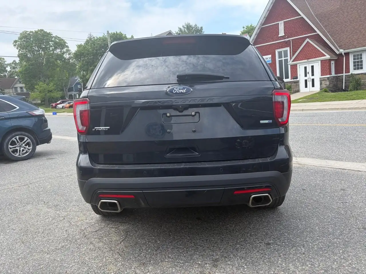 Ford Explorer photo Ford Explorer
