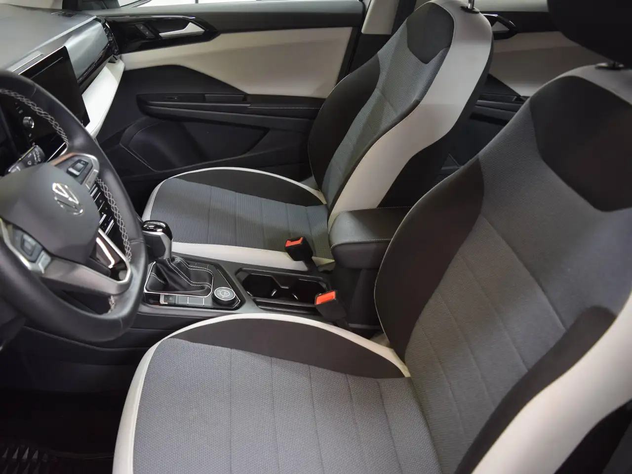 Volkswagen Taos снимка Volkswagen Taos