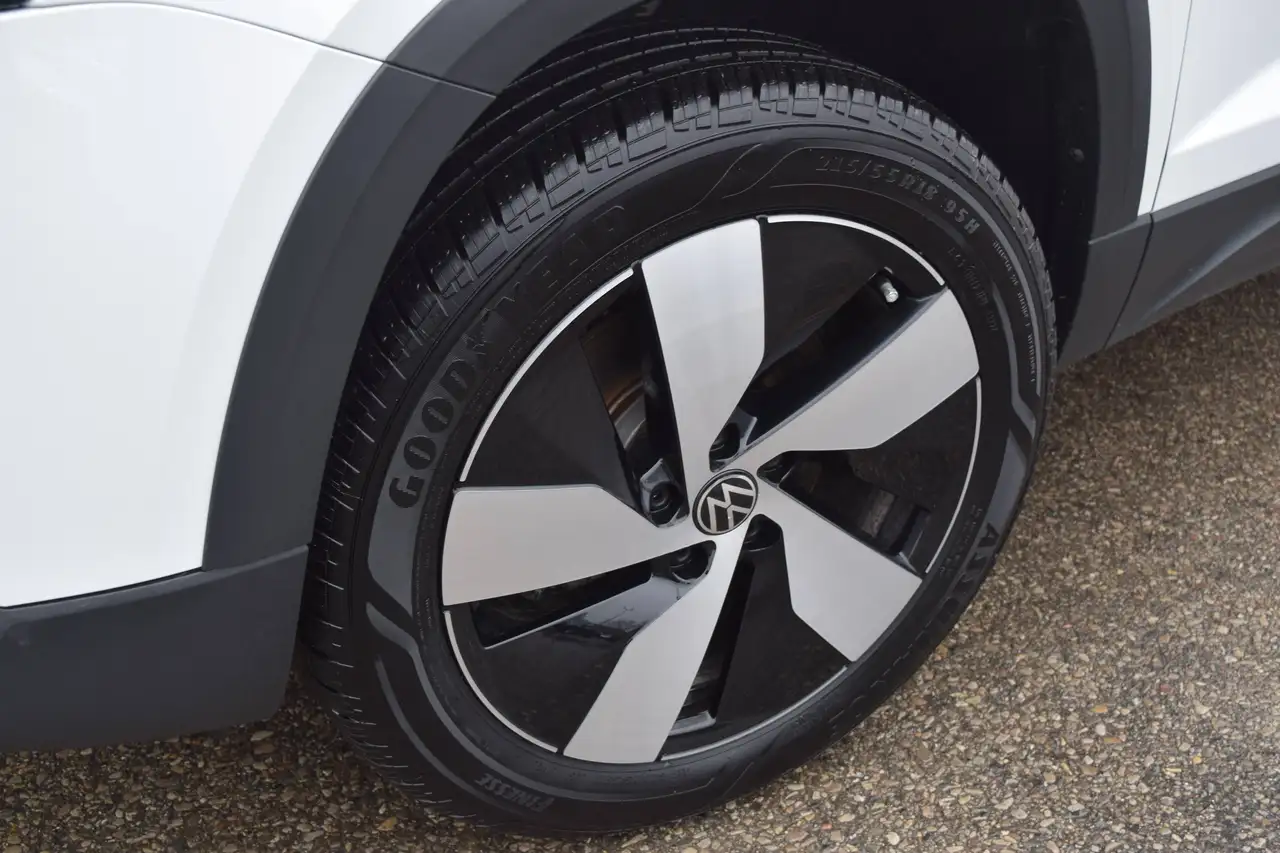 Volkswagen Taos снимка Volkswagen Taos