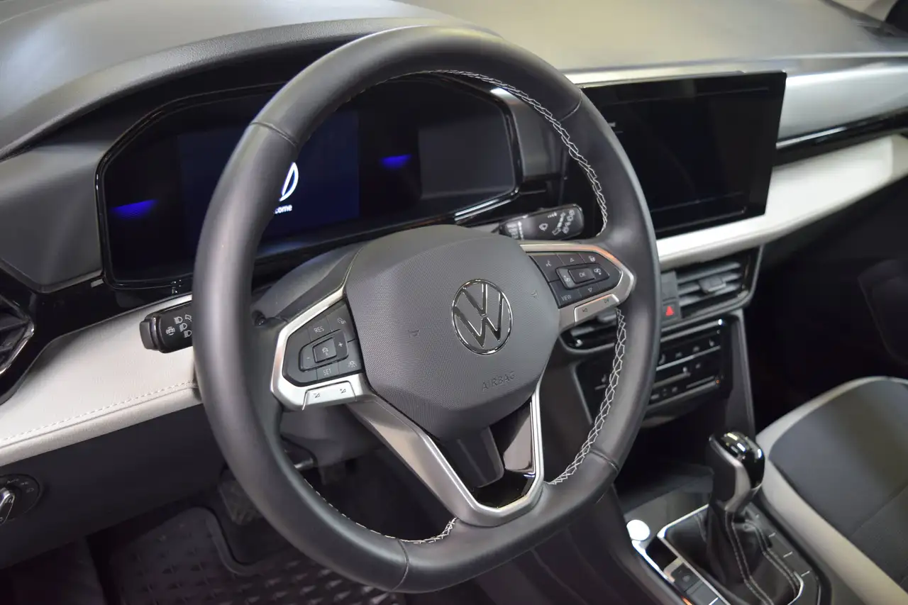 Volkswagen Taos снимка Volkswagen Taos