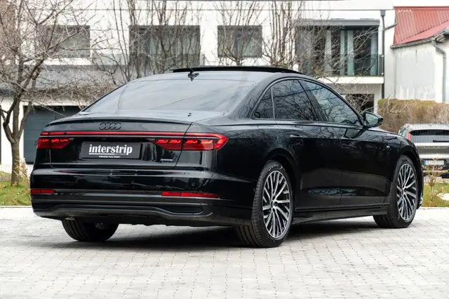 Audi A8 view 6