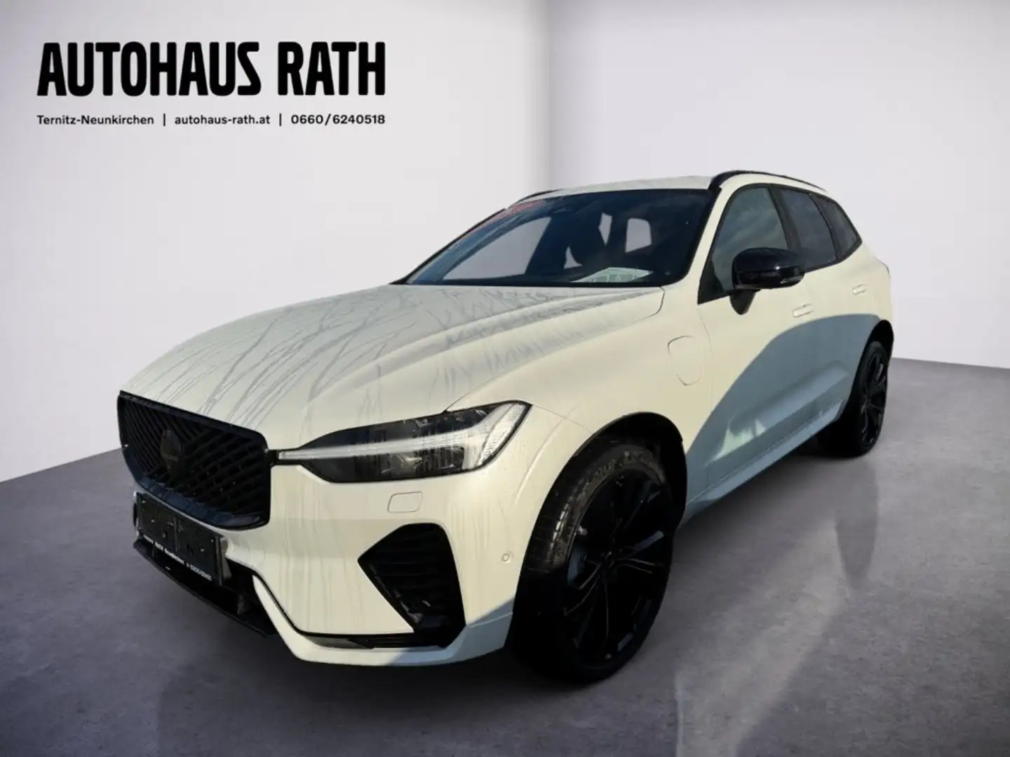 Volvo XC60 Black Edition Ultra, T6 AWD Plug-in Hybrid, Elektrisch/Benzi Weiß - 1