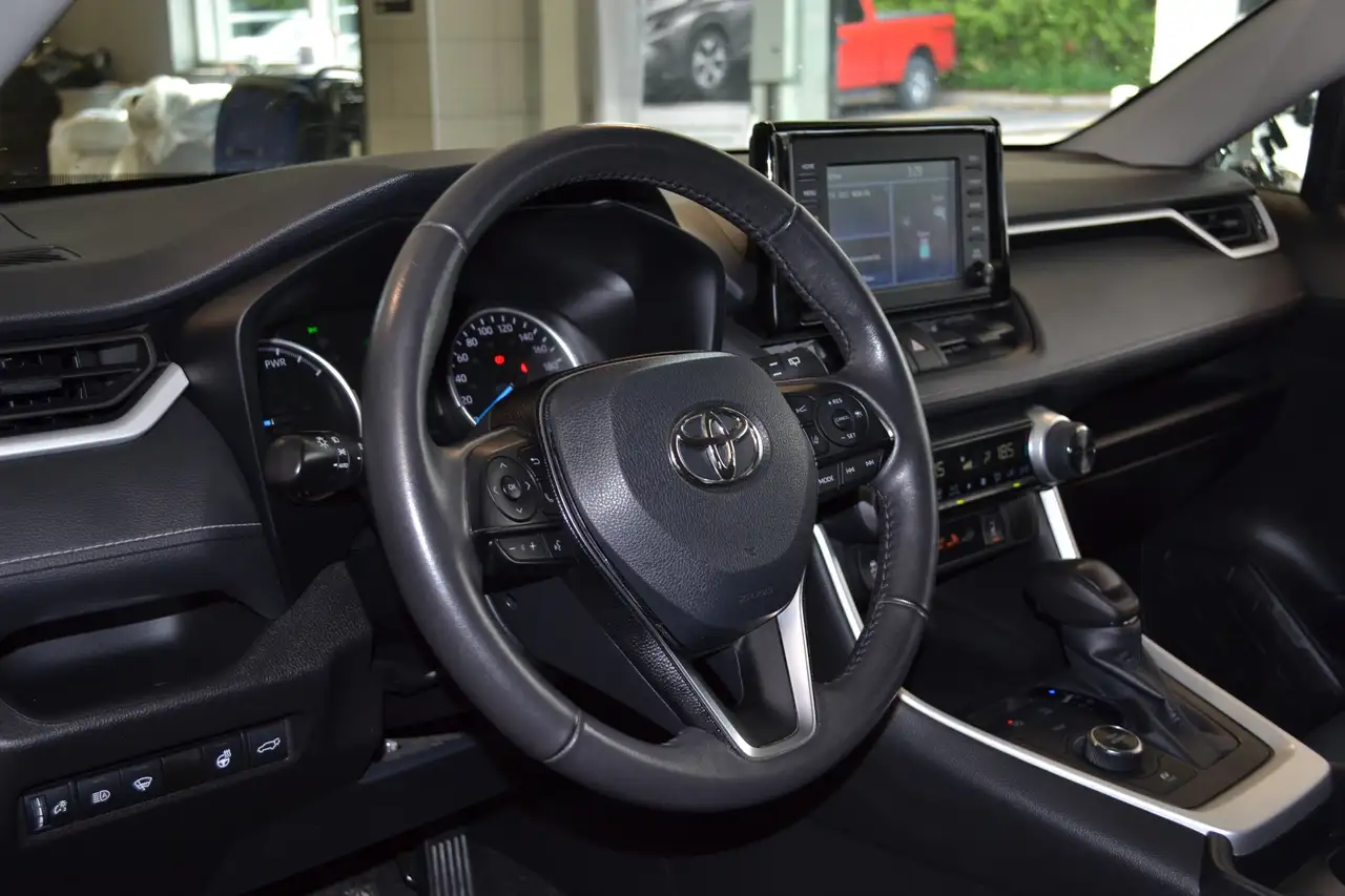 Toyota RAV 4 снимка Toyota RAV 4