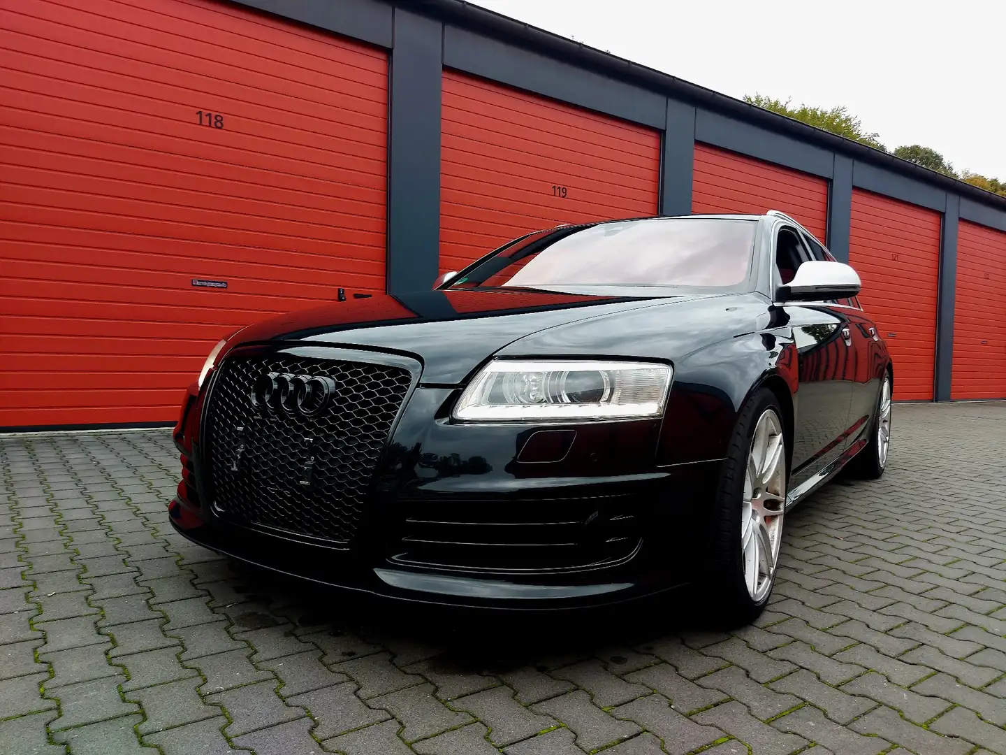 Audi RS6 Avant Noir - 1
